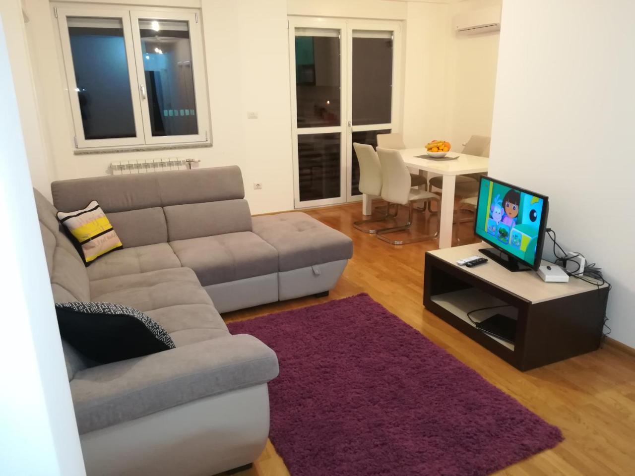 Butterfly Apartment Cacak Exterior photo