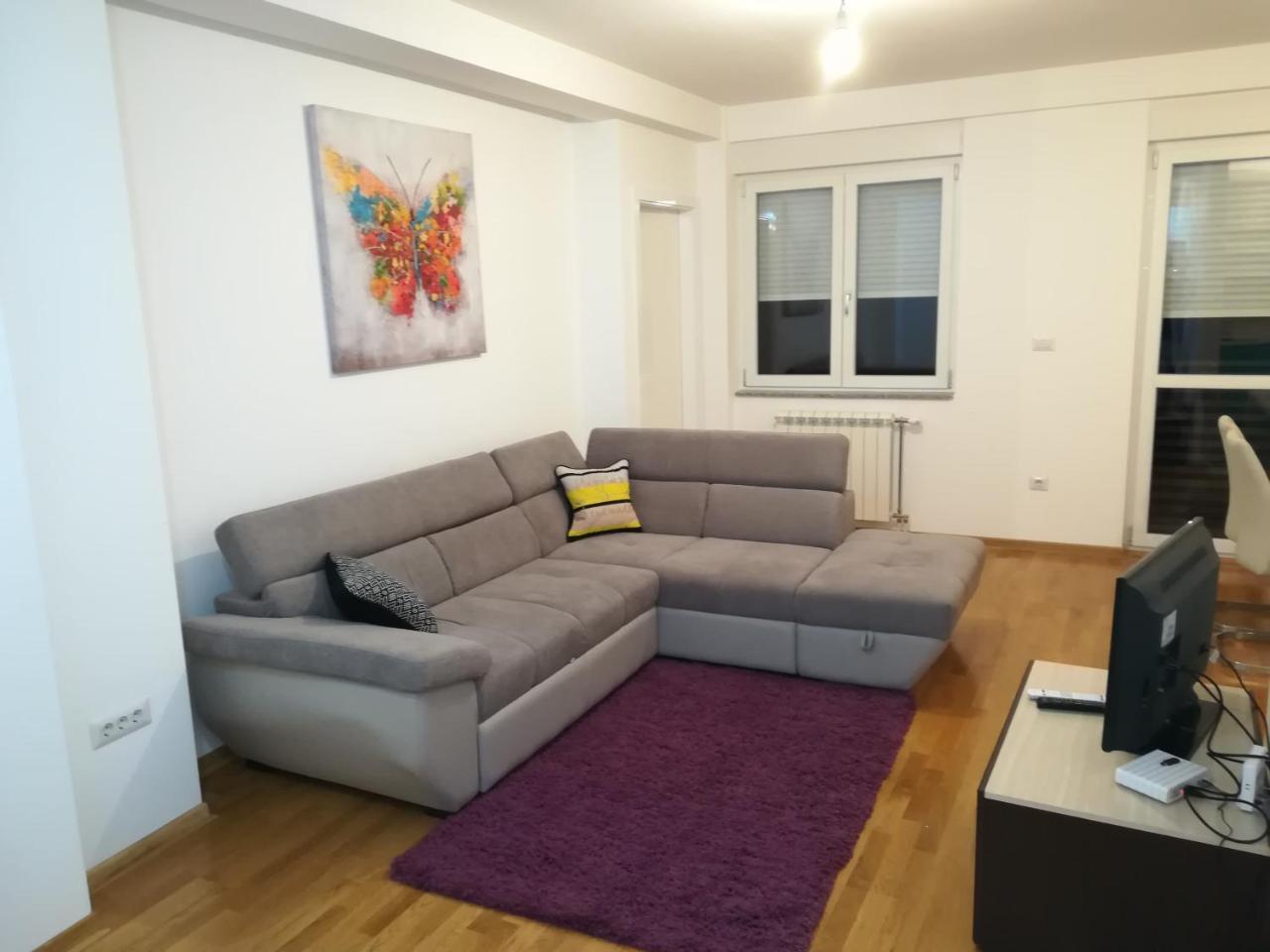 Butterfly Apartment Cacak Exterior photo