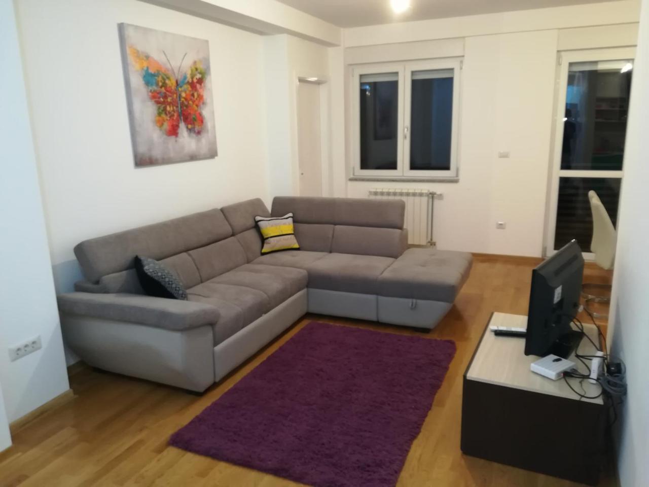 Butterfly Apartment Cacak Exterior photo